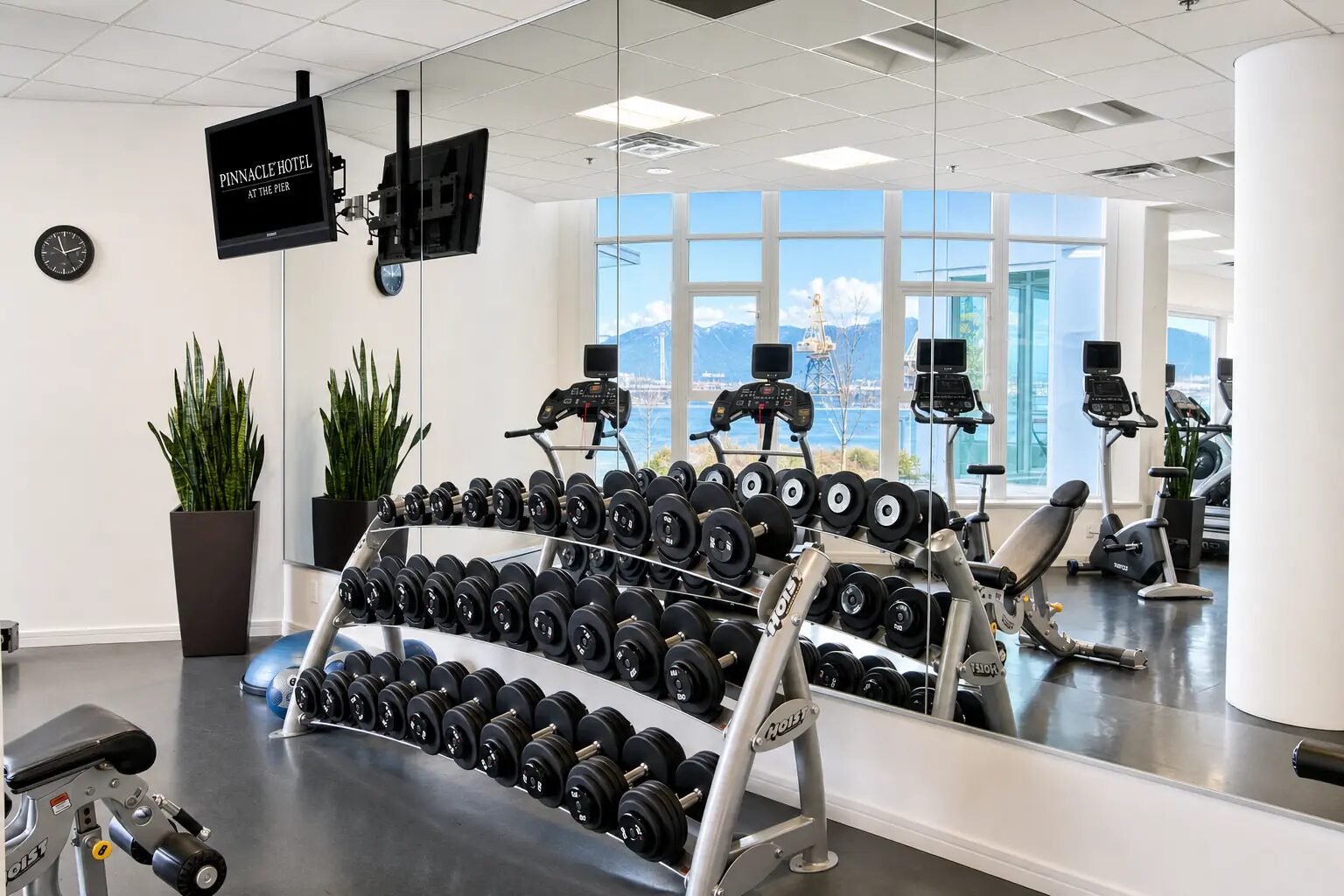 Pinnacle Hotel amenities, indoor lap pool and fitness centre