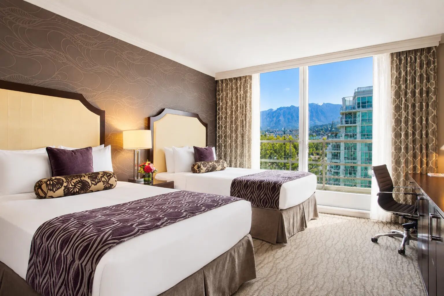 Early Booking Special, 25% Off Best Available Rate at Pinnacle Hotel at the Pier, North Vancouver