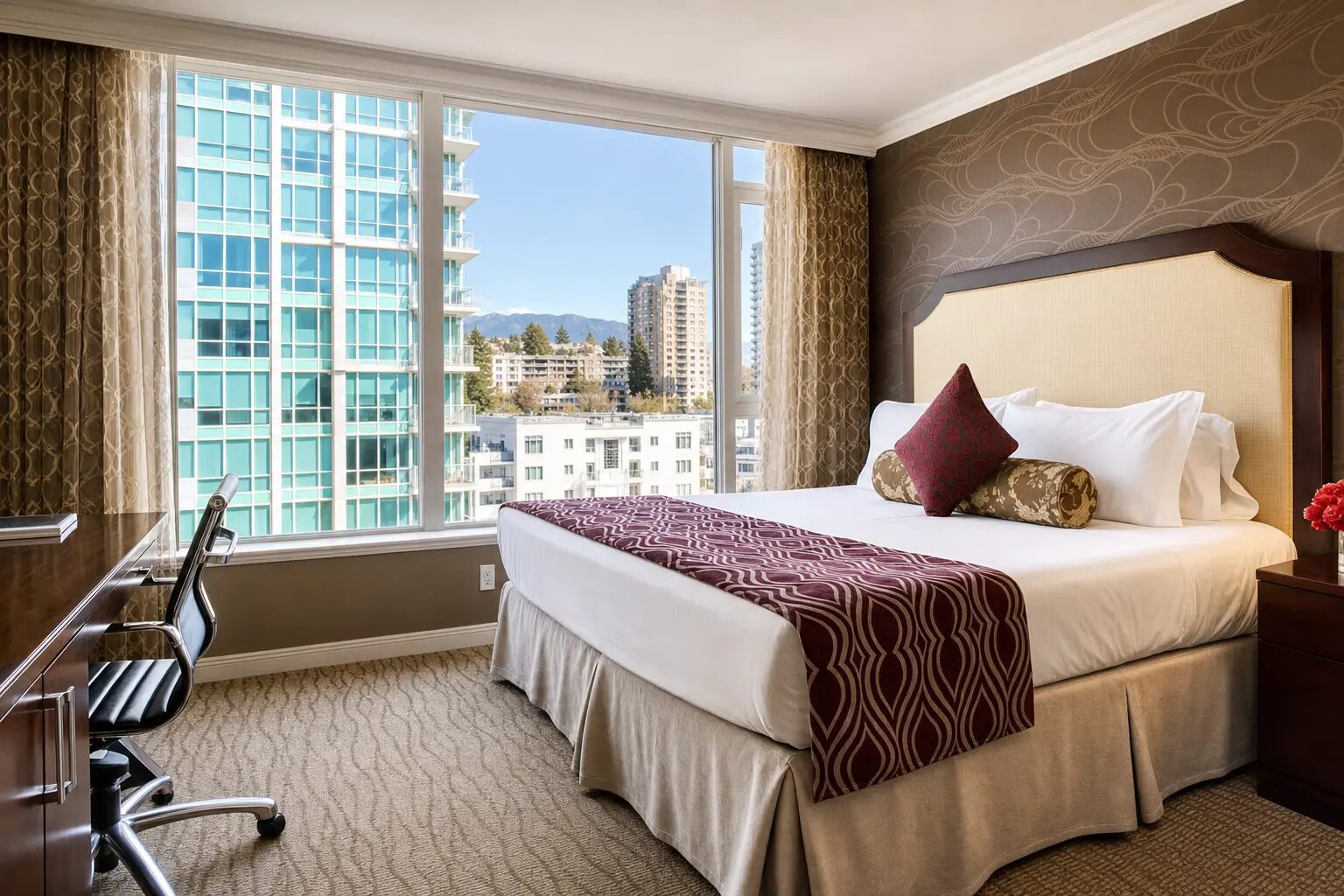 Mountainside Rooms at Pinnacle Hotel at the Pier, North Vancouver, photo 1