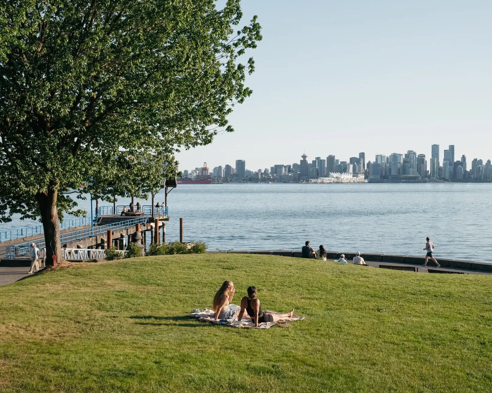 Waterfront Parks & Seawall near Pinnacle Hotel at the Pier in North Vancouver